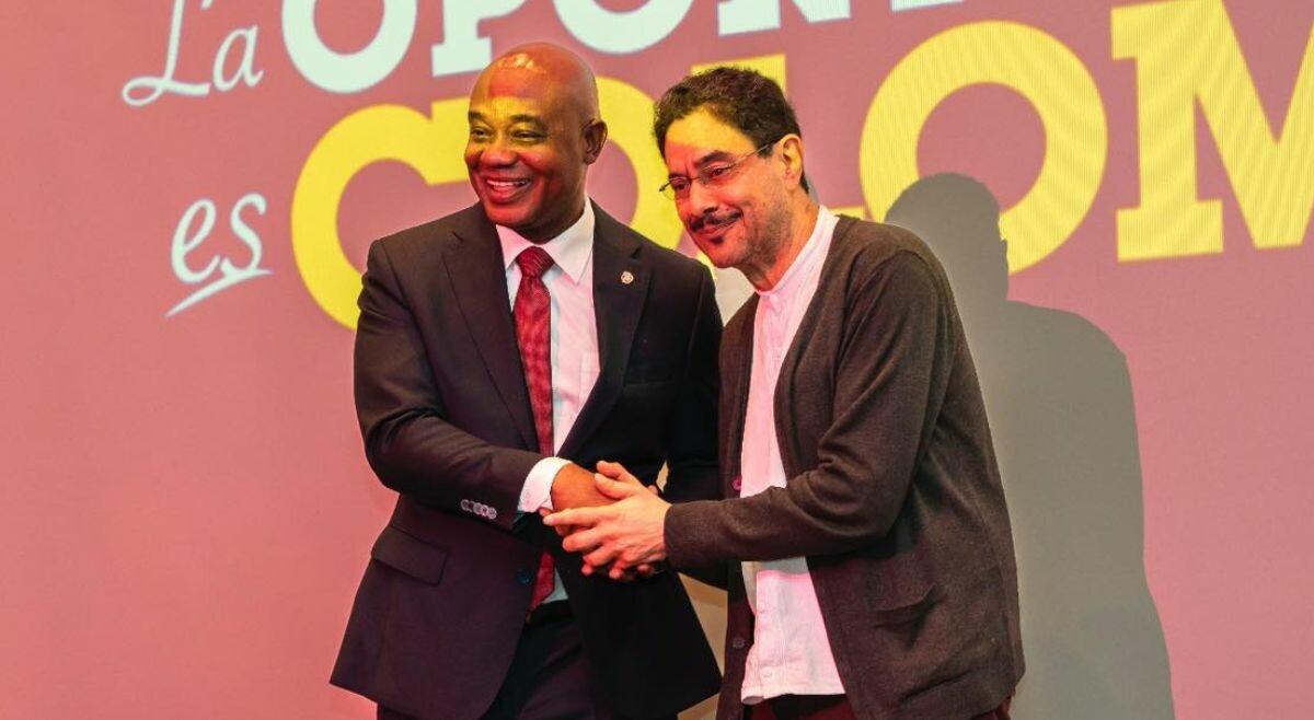 Gilberto Murillo se adhiere a la candidatura de Iván Cepeda