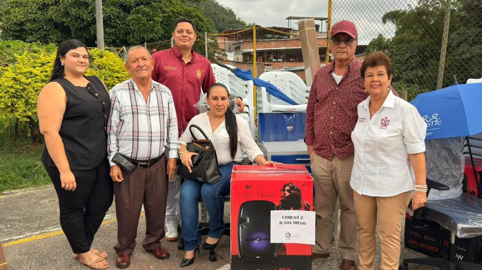 Gobernación del Tolima entregó 33 kits tecnológicos a las JAC en Ibagué este 2025