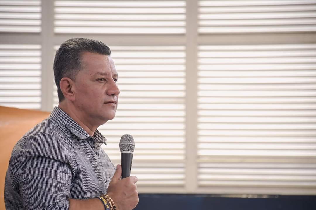Gobernador Orozco amenaza con expropiar terreno