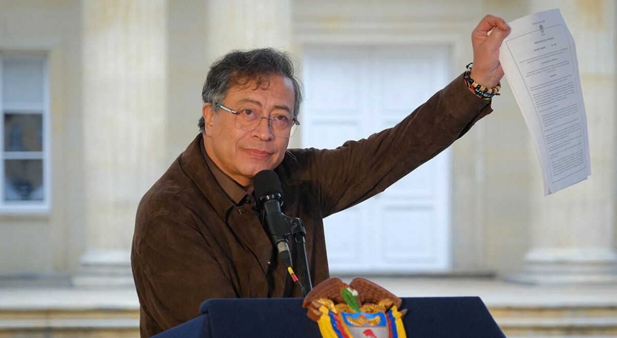 Gobierno ordena desclasificar archivos de inteligencia del extinto DAS