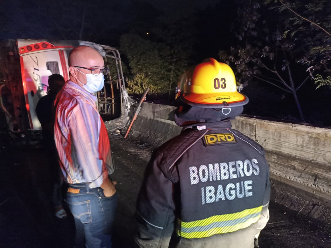 Grave accidente de un bus en la variante de Ibagué dejó 35 heridos