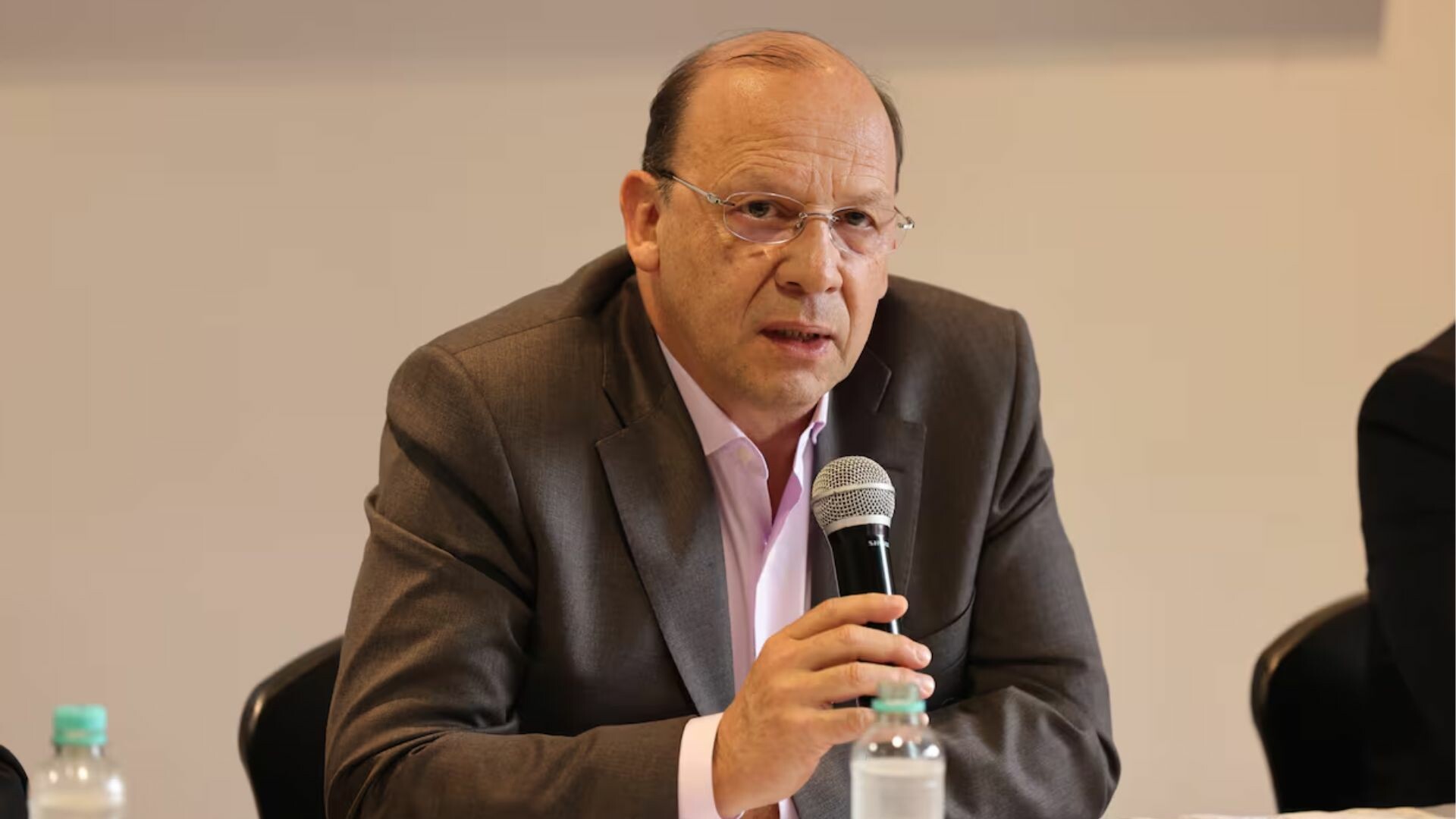 “Gravísimo error dejar la tasa de interés en 10.25%”: MinHacienda