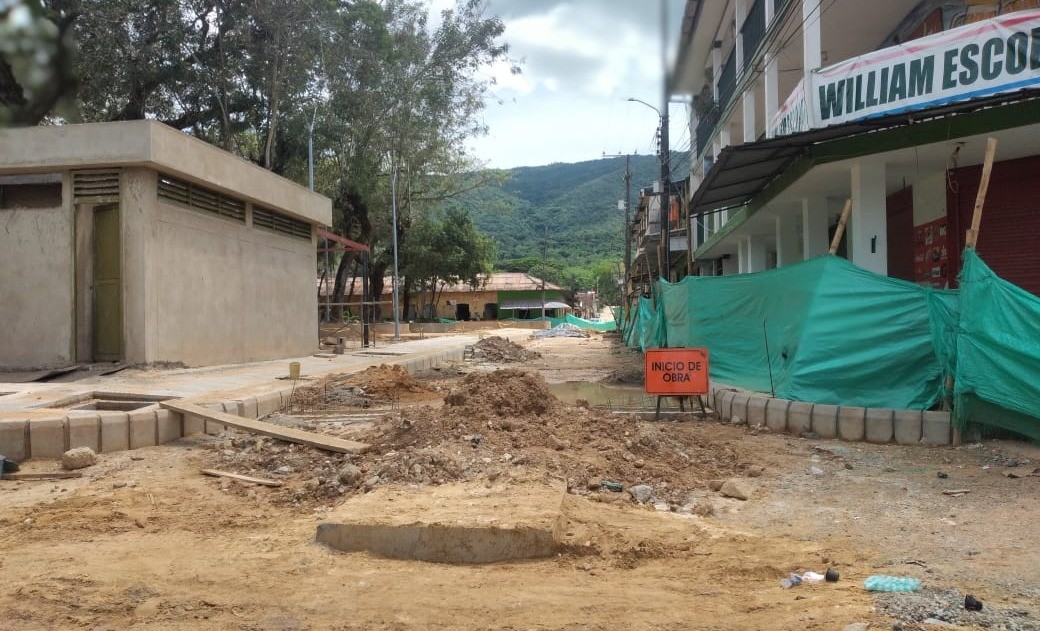 Habitantes de Cunday denuncian afectación por obras en el parque principal del municipio