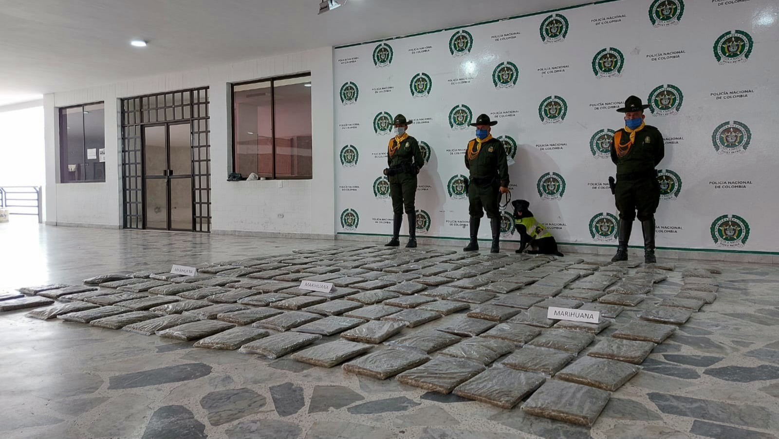 Hallan 80 kilos de marihuana en una bodega de encomiendas en Ibagué