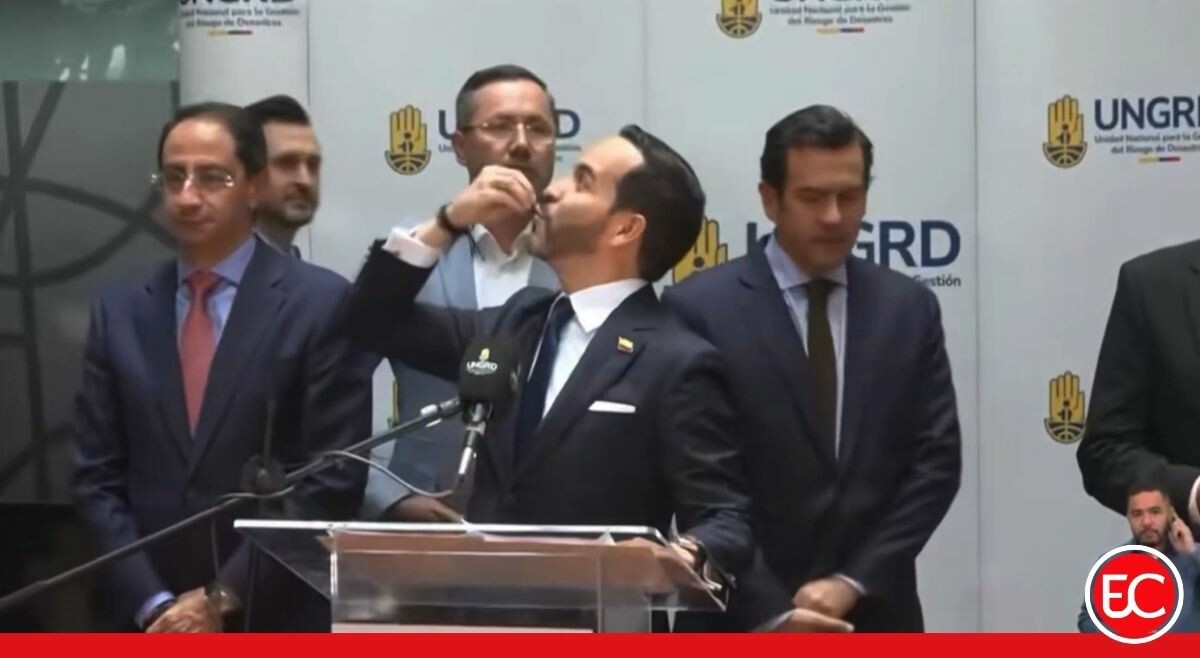 “Hay que ubicarse”: críticas a De la Espriella por sonrisas y besos ante la tragedia