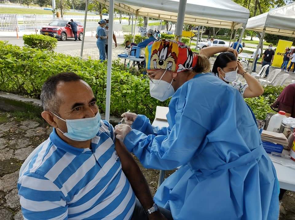 Hoy viernes día de vacunación contra la Covid19