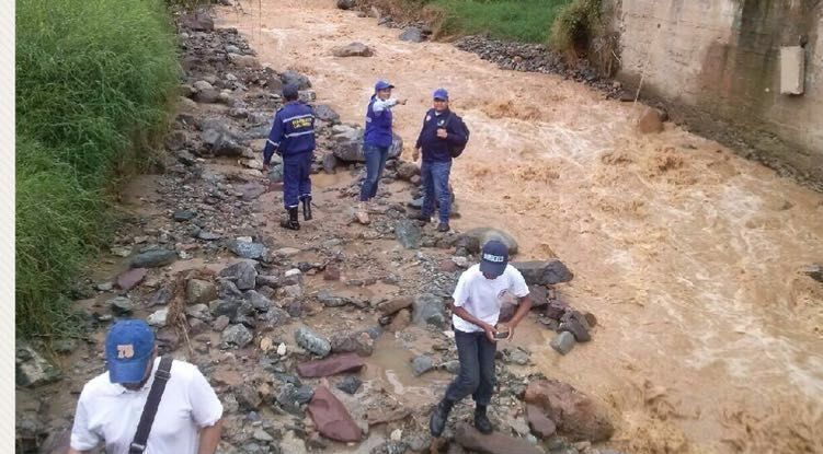 Autoridades evalúan riesgo en Playarrica y adoptan medidas frente a posibles emergencias por lluvias