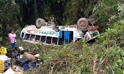 Bus cayó a un abismo en el sur del Tolima. 29 personas resultaron heridas