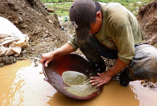 Cajamarca busca establecer áreas de reserva para pequeños mineros con apoyo de  Cortolima