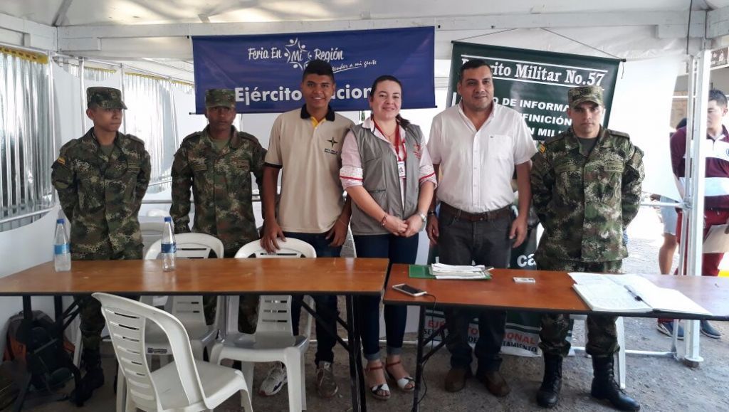 20 jóvenes víctimas del conflicto en Ataco recibieron sus libretas militares 