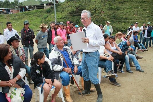 Invierten mil 200 millones para construir obras de infraestructura vial en China Alta