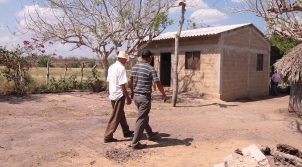 Construirán 42 casas en zona de influencia petrolera de Melgar