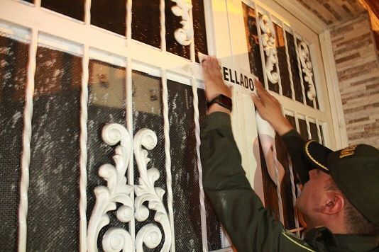 Sellan cinco establecimientos nocturnos por no contar con documentación de ley