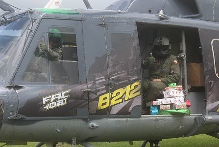 FAC lleva la navidad a niños afectados por la ola invernal en Villarrica (TOLIMA) 