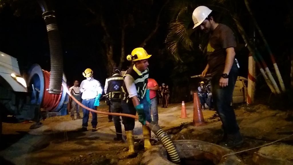 Emergencia en la calle 145  se generó por acumulación de basura