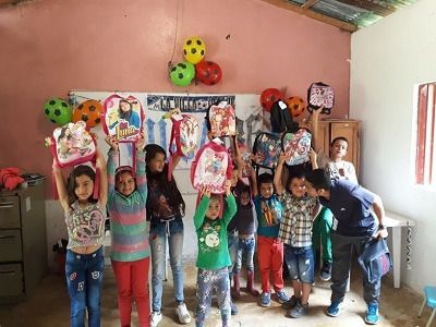 Barra de Millonarios en Ibagué, realiza trabajo social en zona rural