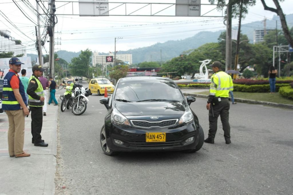 65 vehículos fueron inmovilizados por infringir medida del día sin carro y sin moto