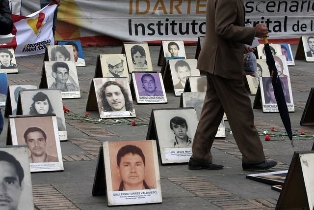 Aún hay 85 mil desparecidos y 200 mil cuerpos sin identificar en Colombia