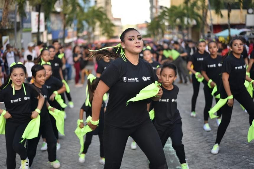 Cerca de 1.000 bailarines participaron en el tercerazo de la danza