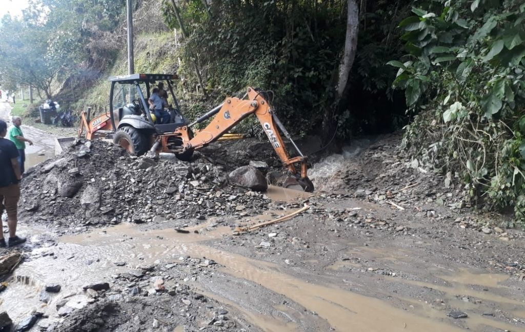 Gobierno departamental inició trabajos tras emergencia en el Cañón del Combeima