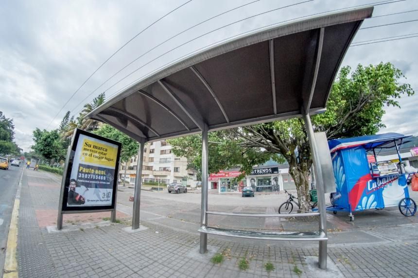 Inició reparación y mantenimiento de paraderos de la ciudad