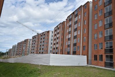 Las primeras 500 viviendas de interés prioritario entregó Jaramillo en Ibagué