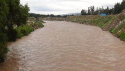 Alerta máxima por caída de piedras en el río Azufrado de Villahermosa
