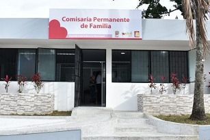 Entregan obras de remodelación de la Comisaría Permanente de Familia