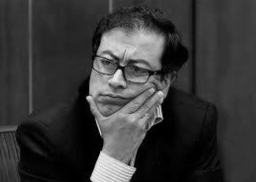 Doctor Petro: No escupa más la bandera