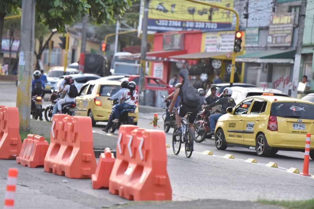 Inhabilitan intersecciones no semaforizadas para mejorar la movilidad en la ciudad