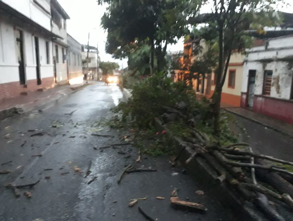 Lluvias ocasionaron inundaciones en 5 barrios de Ibagué