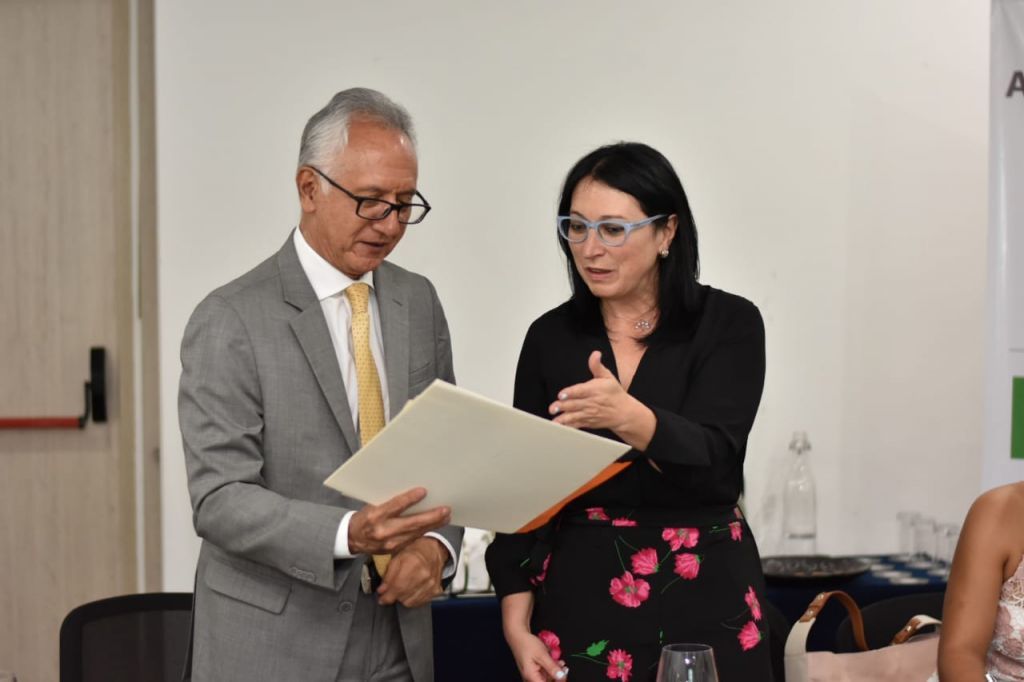 Ibagué busca apoyo de Agencia Vasca para proyectos de preservación ambiental