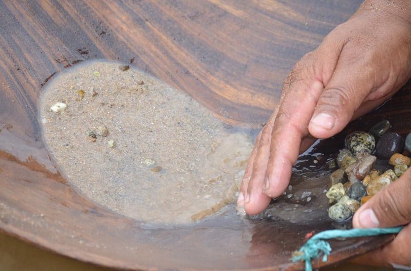 Cortolima visible con los mineros de subsistencia