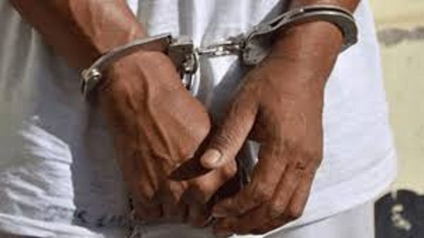 Hombre golpeó a Comisaria de Familia y a funcionaria tras ser citado por la custodia de su hijo