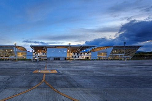 Juez decreta pruebas contra ex funcionario de seguridad del aeropuerto Perales, vinculado con los piques ilegales