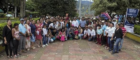 Aprendiendo sobre huertas caseras, habitantes de Planadas fortalecieron la convivencia