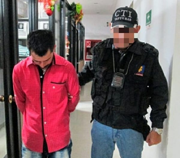 Capturado cuando salía del Palacio de justicia del Guamo por  feminicidio