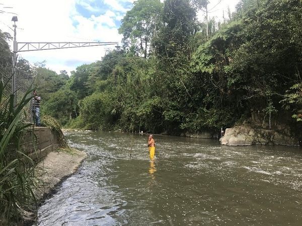 Seguimiento al recurso hídrico con equipos propios de medición hace Cortolima