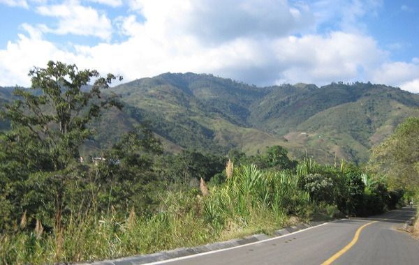 Paso por el Parque Nacional Los Nevados en la vía Cambao- Manizales, solo tendrá seis metros de ancho