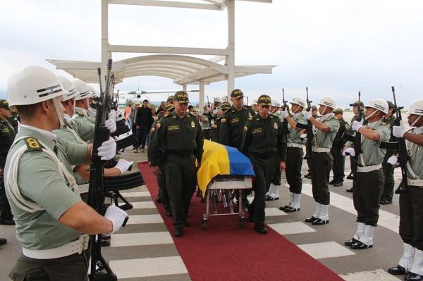 Homenaje póstumo a los cadetes muertos con una celebración litúrgica
