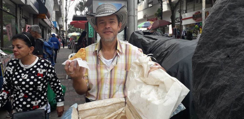 Vendedores de empanadas denunciaron que las ventas se bajaron en un 70 por ciento