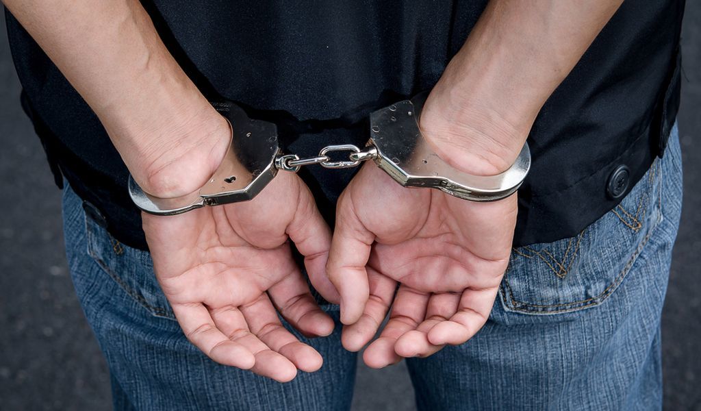 Cárcel a dos policías y civil que se hurtaron 150 millones de pesos