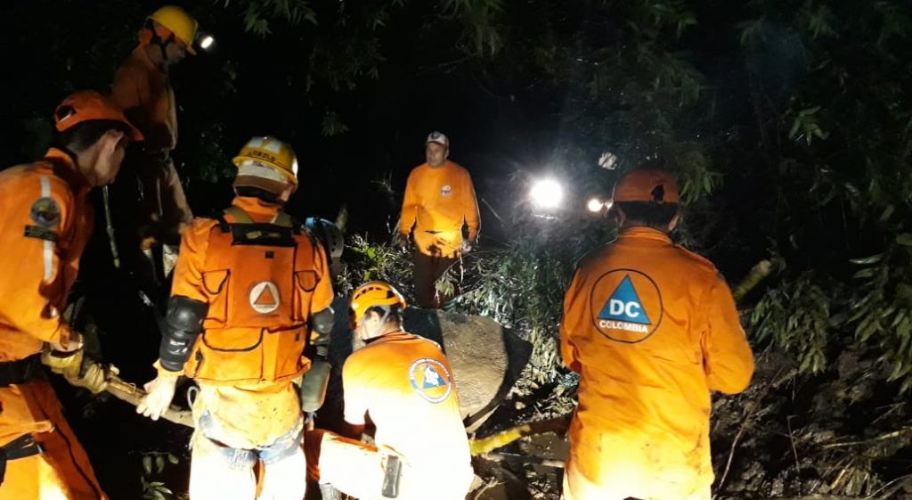 Organismos de socorro buscan personas sepultadas en vivienda del Líbano