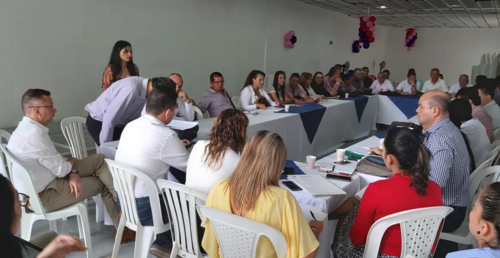 Negociaciones entre educadores y gobierno seccional para estabilidad laboral