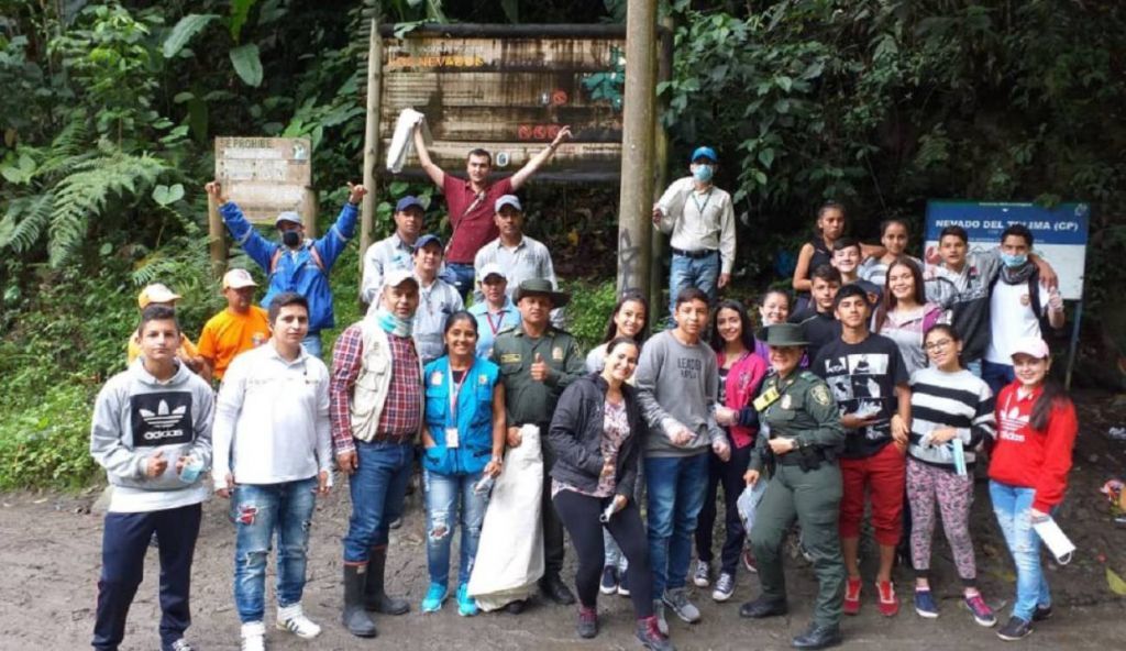 Autoridades y voluntarios, adelantaron jornada de limpieza en el nevado del Tolima