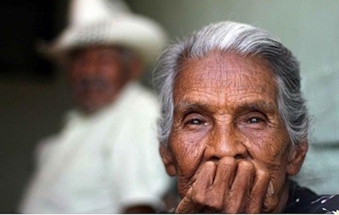 Peticiones de los adultos mayores solo se escuchan en época electoral