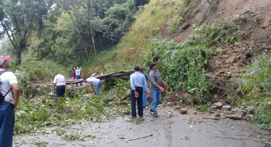 Incomunicados habitantes de la vereda San Francisco de Ibagué por derrumbes