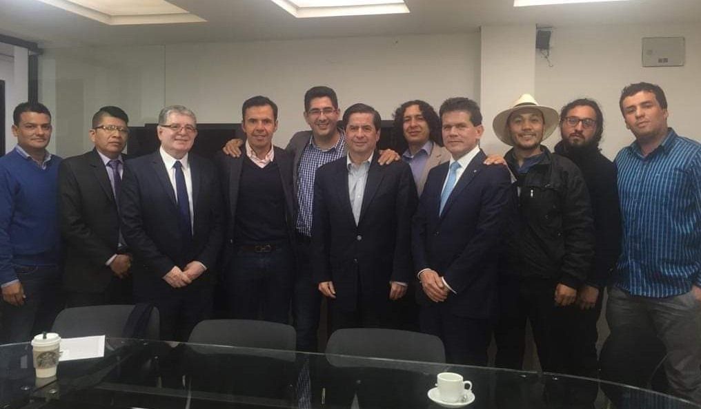 Bocanegra le 'coquetea' a Colombia Renaciente