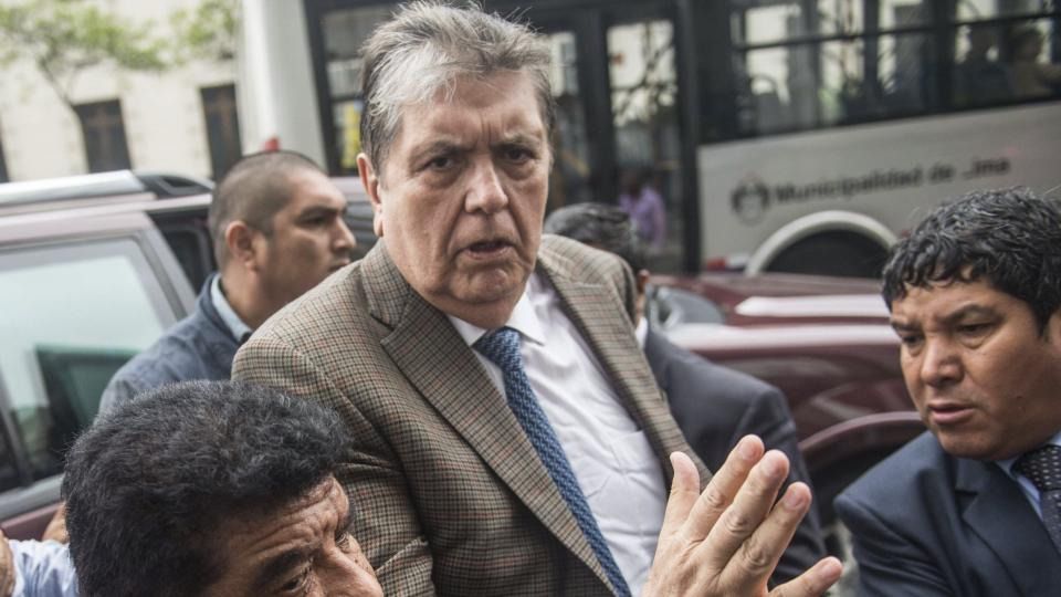 El expresidente peruano Alan García  se disparó en la cabeza luego de ordenársele captura