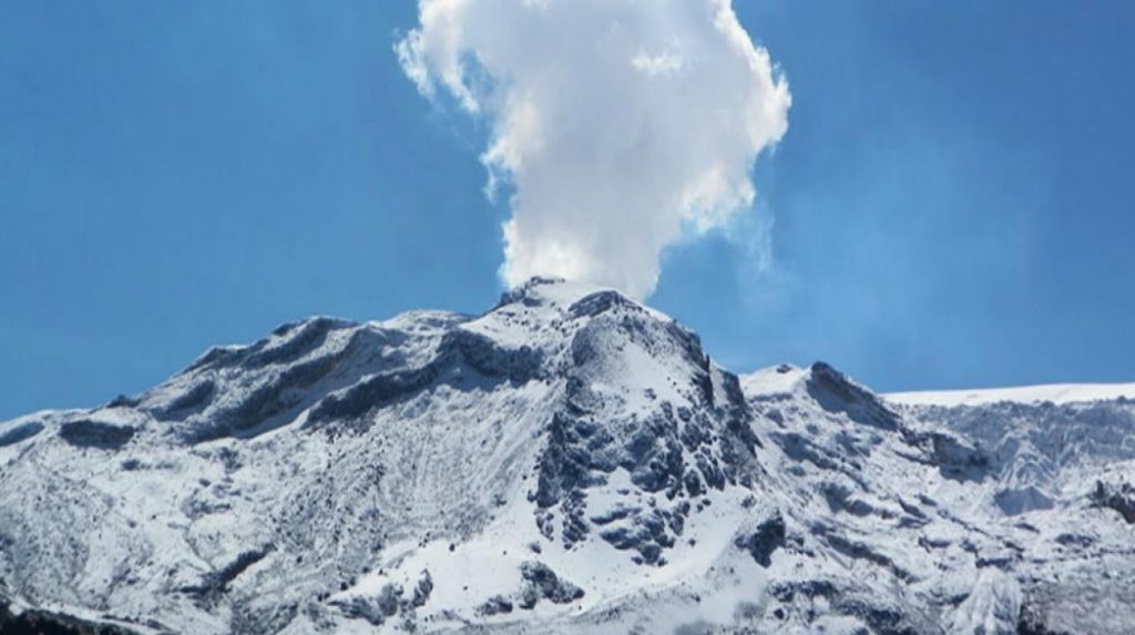 En alerta amarilla o nivel tres, se mantiene la actividad del Volcán Nevado del Ruiz